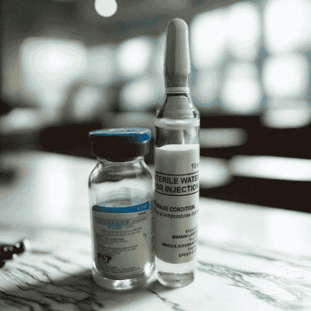 Product photo of 3-Gen 1000 (Ceftriaxone Sodium) 1g injection powder, packaged in 10 glass vials per box.